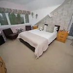 Glenville House - Adults Only - Incl Free Off-site Health Club With Swimming Pool, Hot Tub, Sauna & Steam