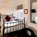 Glenville House - Adults Only - Incl Free Off-site Health Club With Swimming Pool, Hot Tub, Sauna & Steam Bowness-on-Windermere