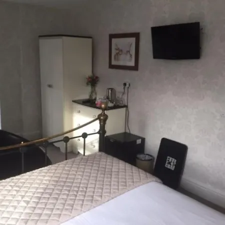 Glenville House - Adults Only - Incl Free Off-site Health Club With Swimming Pool, Hot Tub, Sauna & Steam