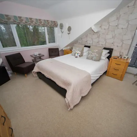 Glenville House - Adults Only - Incl Free Off-site Health Club With Swimming Pool, Hot Tub, Sauna & Steam