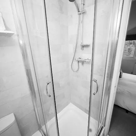 Glenville House - Adults Only - Incl Free Off-site Health Club With Swimming Pool, Hot Tub, Sauna & Steam 4*