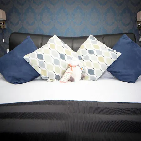 Гостевой дом Glenville House - Adults Only - Incl Free Off-site Health Club With Swimming Pool, Hot Tub, Sauna & Steam