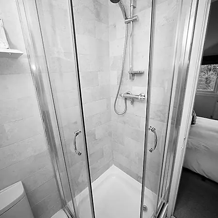 Pensjonat Glenville House - Adults Only - Incl Free Off-site Health Club With Swimming Pool, Hot Tub, Sauna & Steam 4*