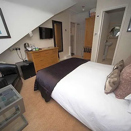 Pensjonat Glenville House - Adults Only - Incl Free Off-site Health Club With Swimming Pool, Hot Tub, Sauna & Steam Bowness-on-Windermere