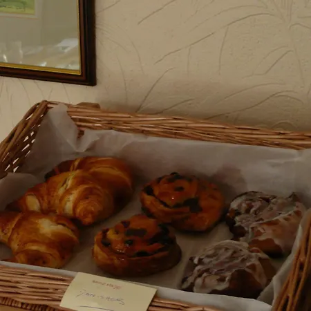 Pensionat Glenville House - Adults Only - Incl Free Off-site Health Club With Swimming Pool, Hot Tub, Sauna & Steam Bowness-on-Windermere