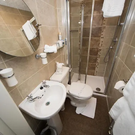Glenville House - Adults Only - Incl Free Off-site Health Club With Swimming Pool, Hot Tub, Sauna & Steam Gasthof
