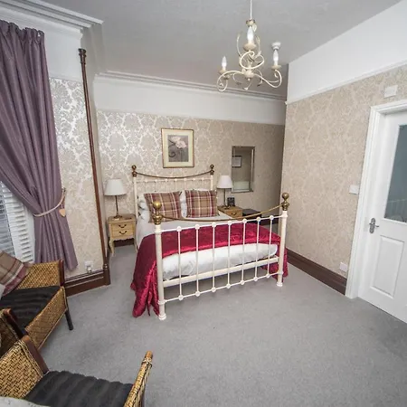 Guest house Glenville House: Adults-only Retreat With Health Club Access Bowness-on-Windermere