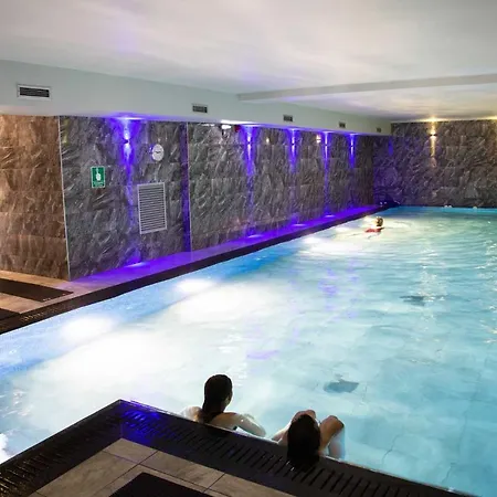 Glenville House: Adults-only Retreat With Health Club Access