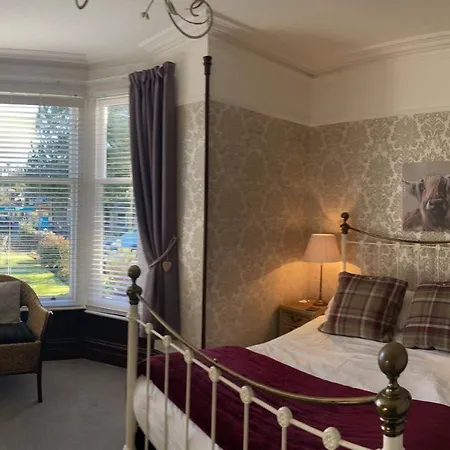 Guest house Glenville House: Adults-only Retreat With Health Club Access 4*