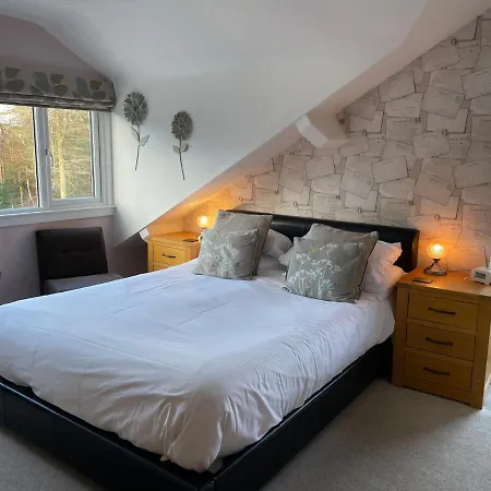 Glenville House: Adults-only Retreat With Health Club Access 4*