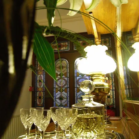 Guest house Glenville House: Adults-only Retreat With Health Club Access 4*