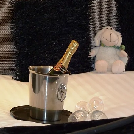 Guest house Glenville House: Adults-only Retreat With Health Club Access Bowness-on-Windermere