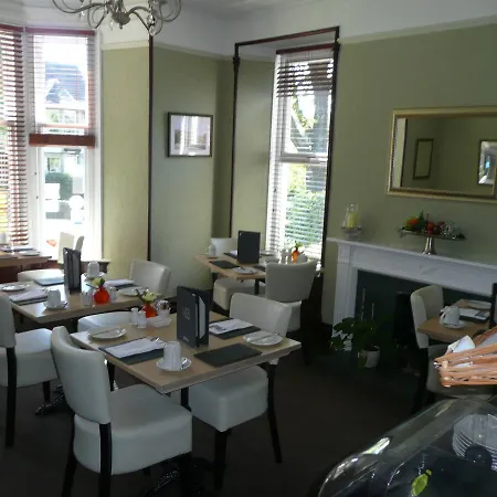 Guest house Glenville House: Adults-only Retreat With Health Club Access