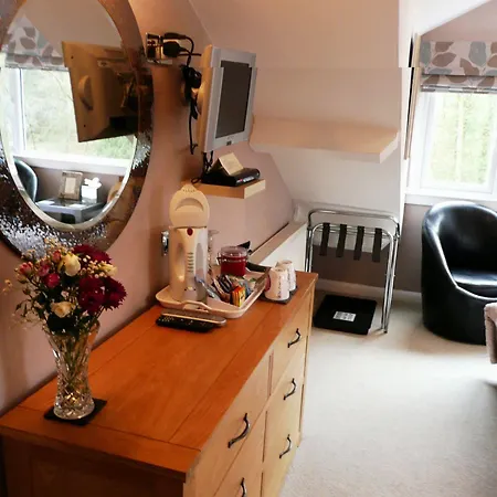 Glenville House: Adults-only Retreat With Health Club Access Guest house 4*