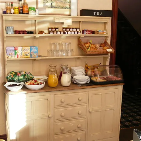 Glenville House: Adults-only Retreat With Health Club Access