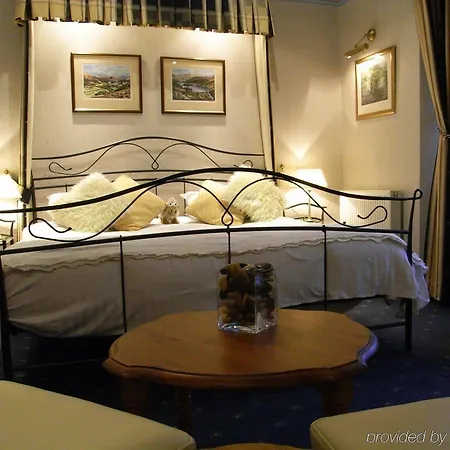 Glenville House: Adults-only Retreat With Health Club Access Guest house 4*