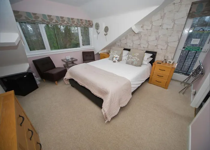 Glenville House - Adults Only - Incl Free Off-site Health Club With Swimming Pool, Hot Tub, Sauna & Steam