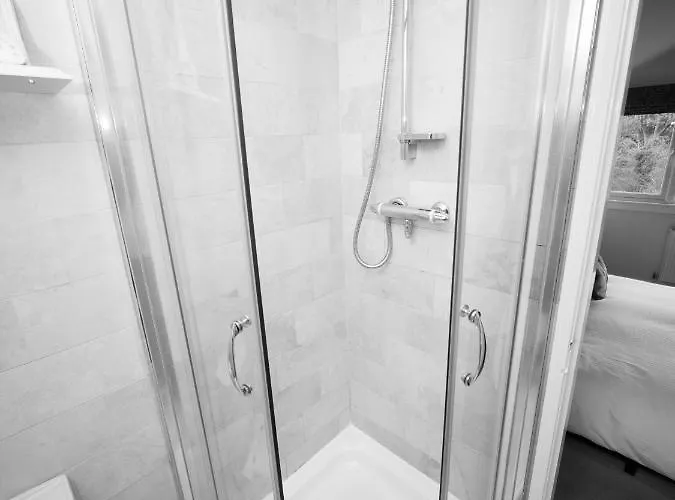 Glenville House - Adults Only - Incl Free Off-site Health Club With Swimming Pool, Hot Tub, Sauna & Steam 4*