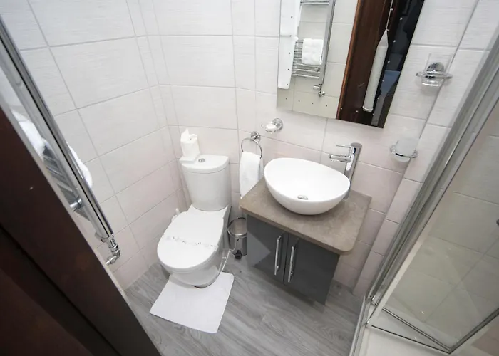 بيت ضيافة Glenville House - Adults Only - Incl Free Off-site Health Club With Swimming Pool, Hot Tub, Sauna & Steam باونيس أون وينديرمير