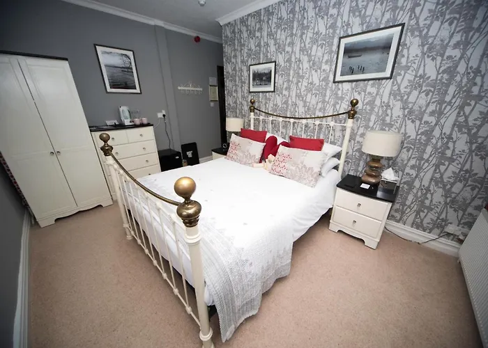 بيت ضيافة Glenville House - Adults Only - Incl Free Off-site Health Club With Swimming Pool, Hot Tub, Sauna & Steam باونيس أون وينديرمير