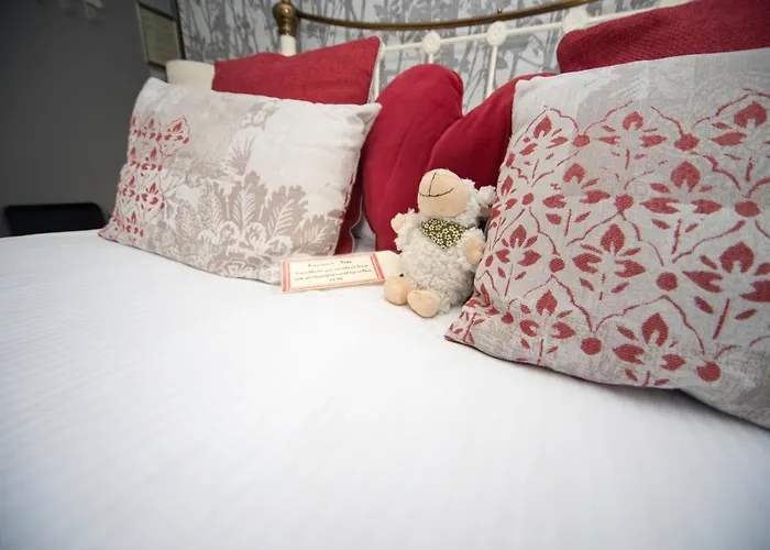 بيت ضيافة Glenville House - Adults Only - Incl Free Off-site Health Club With Swimming Pool, Hot Tub, Sauna & Steam 4*