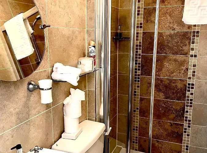 Glenville House - Adults Only - Incl Free Off-site Health Club With Swimming Pool, Hot Tub, Sauna & Steam