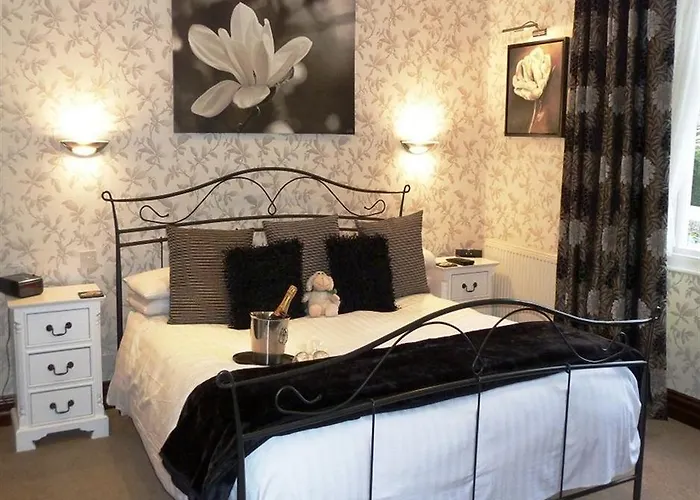 بيت ضيافة Glenville House - Adults Only - Incl Free Off-site Health Club With Swimming Pool, Hot Tub, Sauna & Steam 4*