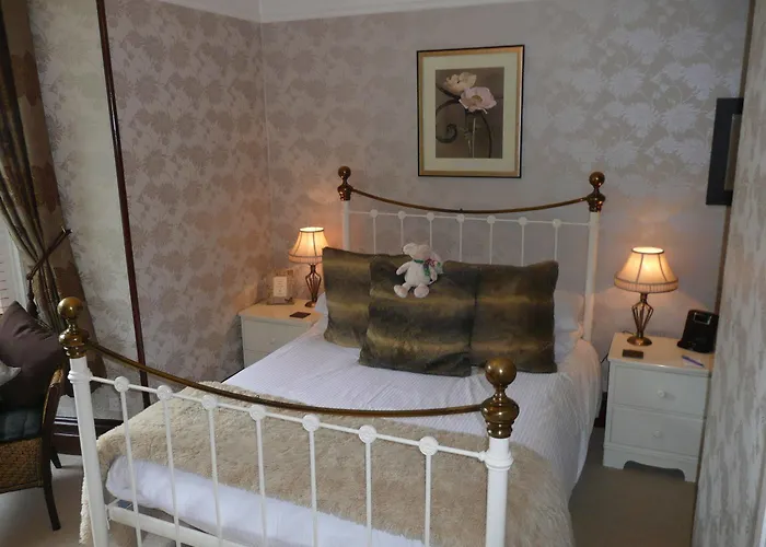 Glenville House - Adults Only - Incl Free Off-site Health Club With Swimming Pool, Hot Tub, Sauna & Steam بيت ضيافة باونيس أون وينديرمير